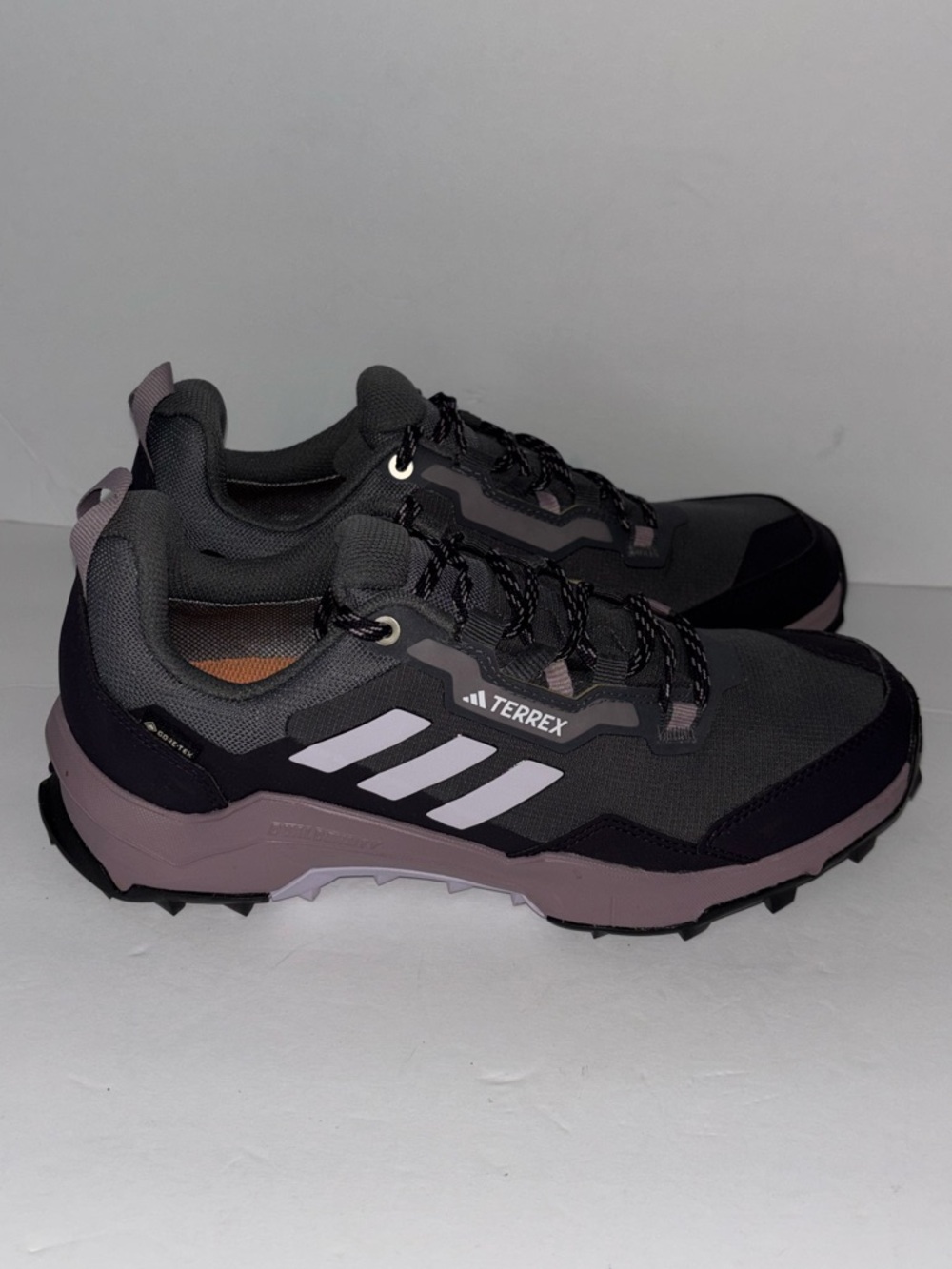 Adidas Terrex AX4 GTX Women’s Hiking Shoes size 8.5 waterproof